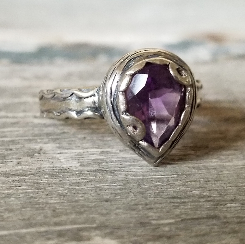 Silpada Sterling Silver Ring with Purple Teardrop Gem - Picture 4 of 13